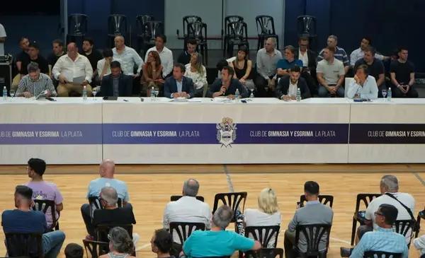 Crisis en Gimnasia: empleados del club anunciaron un paro por atraso salarial