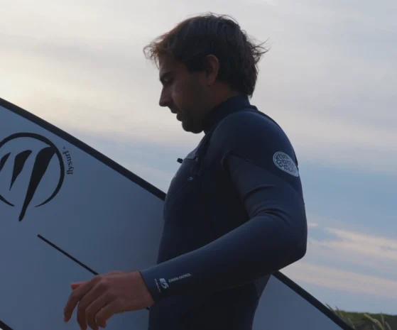 La startup española que democratiza el surf: de proyecto personal a más de 2.000 tablas vendidas