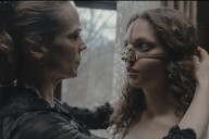 Thea Sofie Loch Næss quien da vida a Cenicienta en ‘La hermanastra fea’: ‘mi sueño de niña era ser actriz y después, princesa’