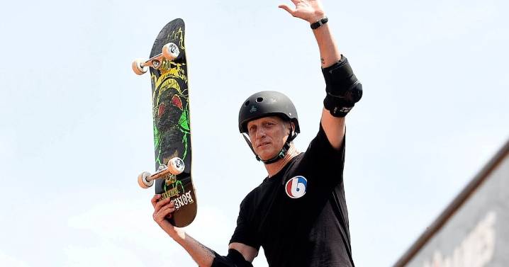Tony Hawk skateboard sells for US$1.15 million