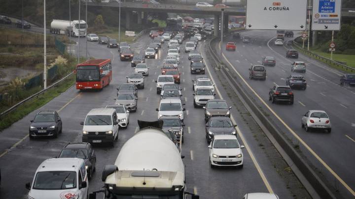 Atascos kilométricos en Alfonso Molina en una nueva jornada caótica en la principal vía de acceso a A Coruña