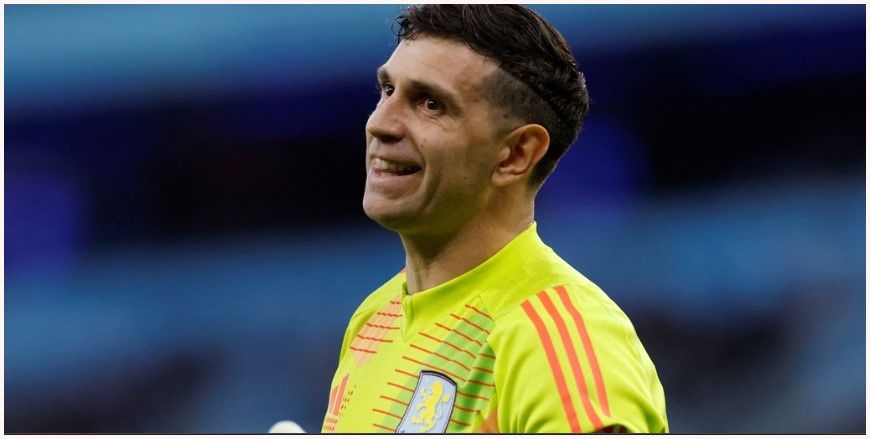 Dibu Martínez no fue ni al banco y se despide sin jugar del Aston Villa rumbo al Manchester United: el 'trueque' que resolvió su salida