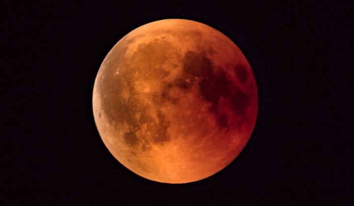 Un eclipse único en años teñirá ‘de sangre’ la Luna este fin de semana: cómo y cuándo verlo