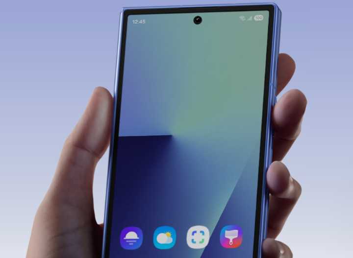 Samsung Galaxy Z Fold 7 Faces Chipped Finish Complaints