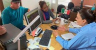 Madre de migrante mexicano asesinado en instalaciones ICE podrá despedirse de él; obtiene permiso