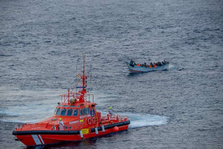Fallece un hombre que llegó en cayuco a Canarias este fin de semana