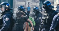 Jornada de protestas en Francia ya deja más de 200 detenidos y centenares de bloqueos