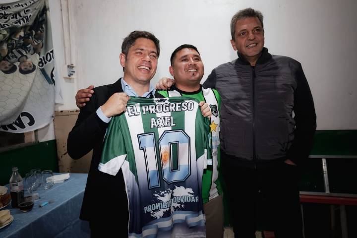 La pelea bonaerense. El peronismo se envalentona en la recta final en la provincia y advierte que Milei ya abrió el paraguas