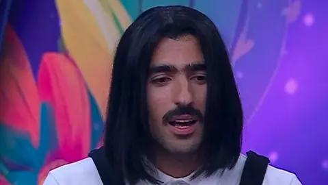 Jezzini recibe críticas por su forma de debutar en la música, lo tachan de insensible