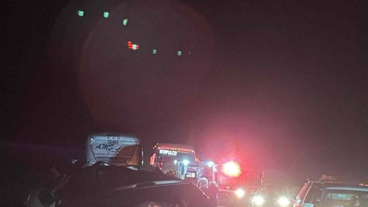 Choque de Autobús en la Carretera Acapulco-Zihuatanejo Deja 5 muertos