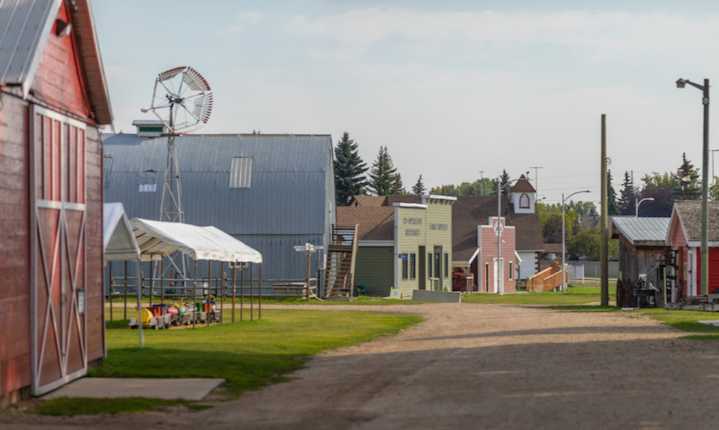 Red Deer-South MLA Jason Stephan to host back