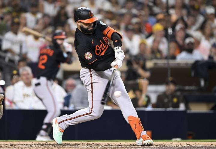 Deadspin | Emmanuel Rivera rings up 4 RBIs to propel Orioles past Padres