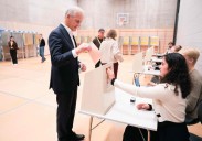 El laborismo del primer ministro Store resiste ante el auge ultra en Noruega