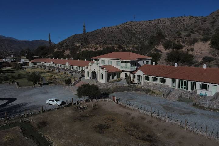 "El Overlook de la Quebrada". Fue uno de los hoteles más lujosos del país y aún es famoso por su habitación número 32