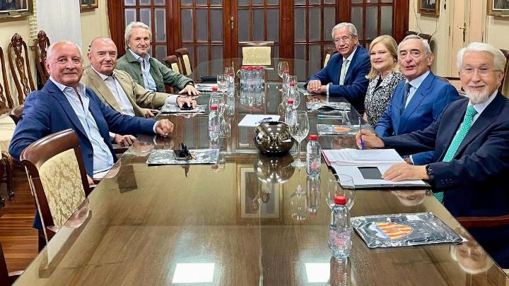 El jurado de los galardones de la Tertulia Torino premia a Kempes, Claramunt y Benítez