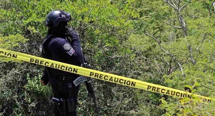 Hallan fosa clandestina con supuestos restos óseos en Guerrero