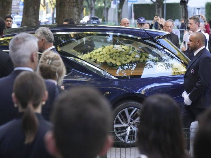 Armani remembered for indelible mark on the global fashion world