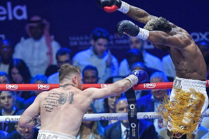 William Scull lanza bomba contra Canelo: "Me dieron por perdido sin pegarme un solo golpe"
