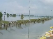 Rain blurs line between India and Pakistan, border disappears