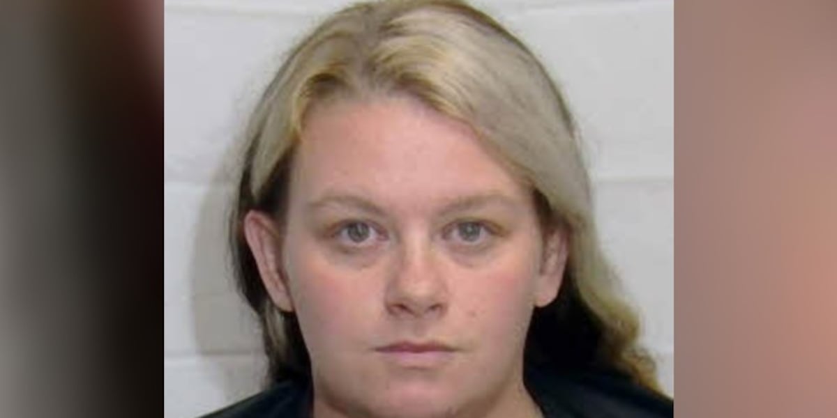 Mom charged in house fire that killed 4 young girls after she allegedly left children home alone