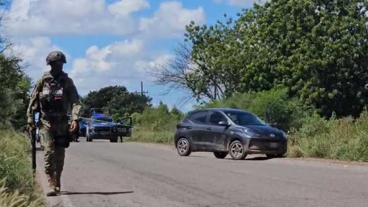 Hallan Extremidades Humanas en Vehículo Robado en Navolato, Sinaloa
