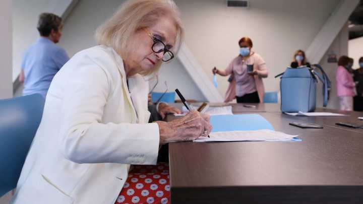 Jefferson County Clerk Bobbie Holsclaw dies at 81