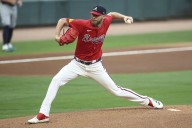Braves’ late surge stuns slumping Mariners as Chris Sale shines in 4