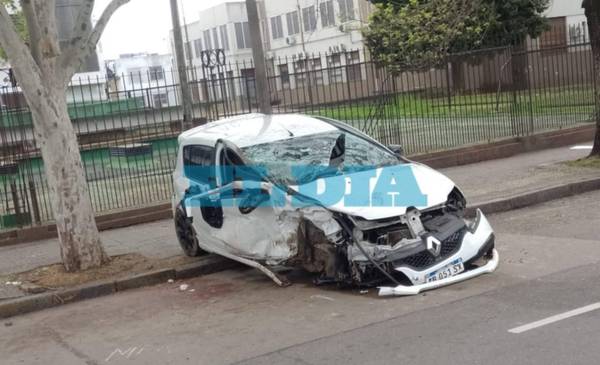 Violento choque frente al Hospital San Martín dejó varios heridos en La Plata