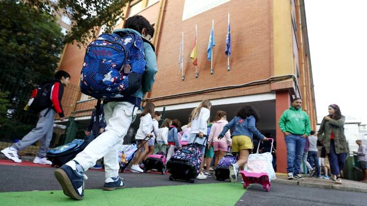Reformas listas en tiempo exprés, espacios a estrenar y nervios entre alumnado y docentes: así fue el inicio de curso en Avilés