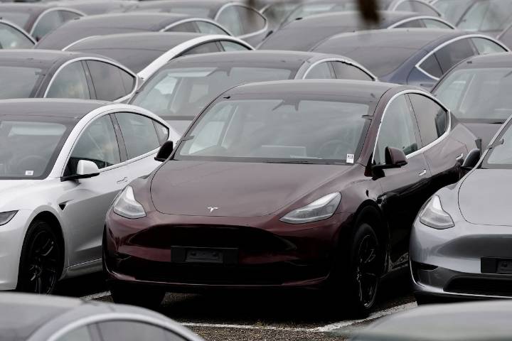 Tesla rebounds in used vehicle market, but it’s not all good news
