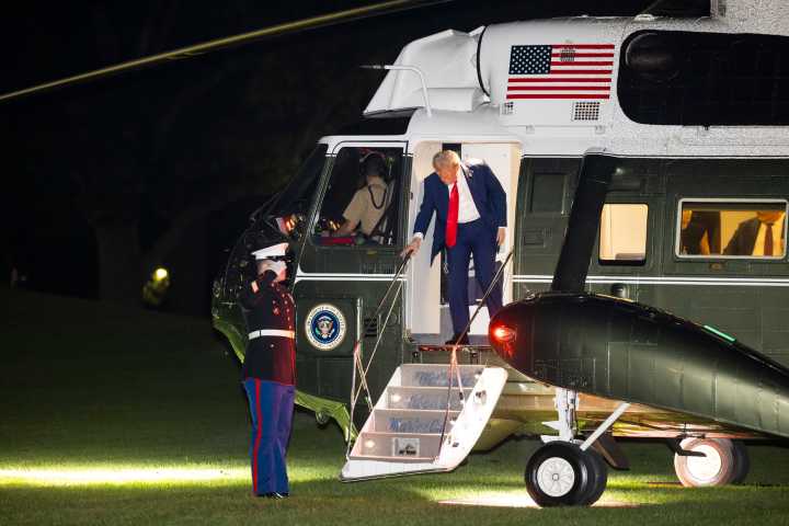 Trump se burla de las milicias ciudadanas en Venezuela: "¡Una amenaza muy seria!"