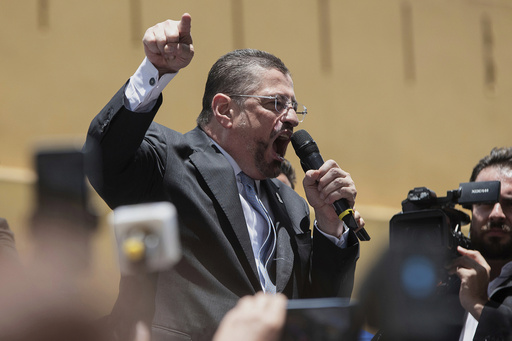 Recomiendan levantar fuero a presidente de Costa Rica para que sea juzgado por presunta concución