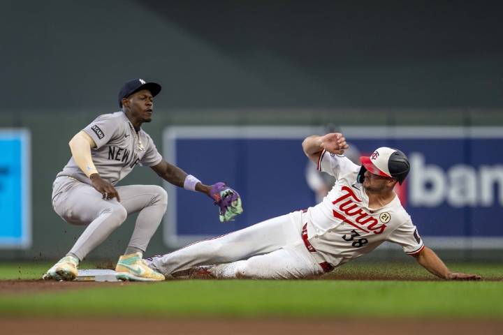 Deadspin | Yankees blanked by Twins, fall 5 back in AL East race