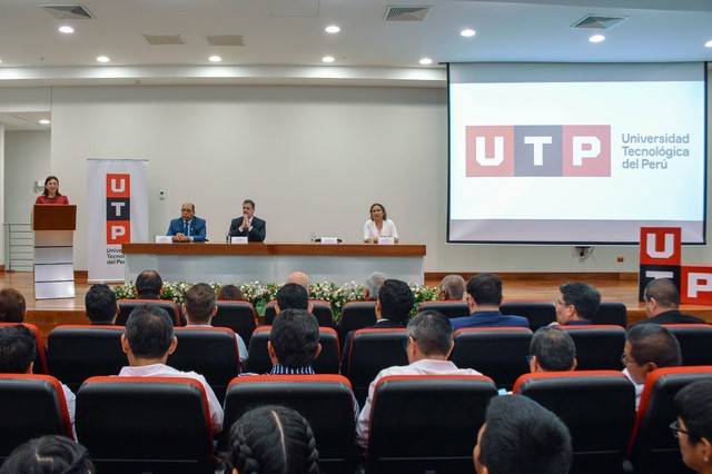 Congresista Ana Zegarra impulsa el licenciamiento de la UTP en Iquitos