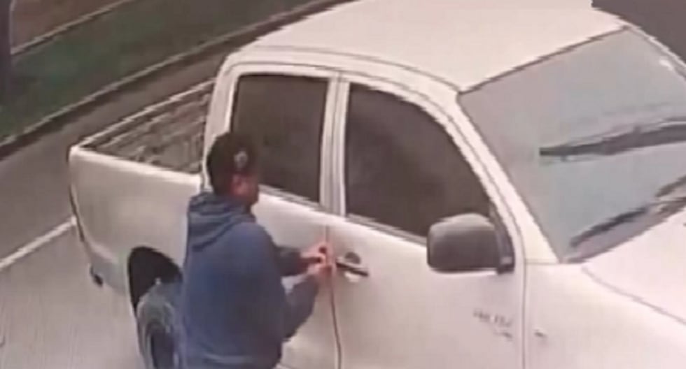 Surco: Frustran robo de una camioneta en la avenida Andrés Tinoco