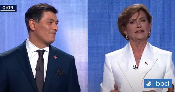 Matthei cuestiona a Parisi: "Él suele actuar así, a las mujeres las trata especialmente mal"
