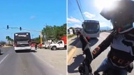 VIDEO: Motociclista ayuda a usuario a alcanzar camión que lo había dejado en Juárez