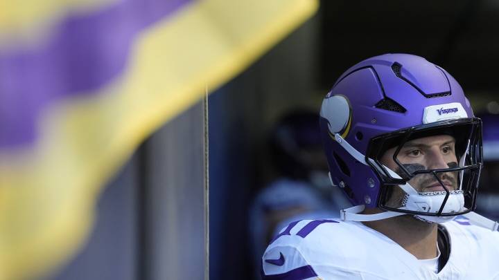 Vikings close to within 17-12 but lose LB Blake Cashman