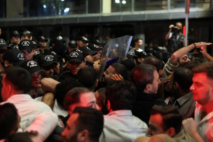Turkey’s main opposition calls for rallies after police barricade Istanbul office
