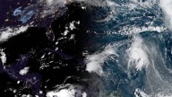 Las tormentas en interacción Humberto e Imelda podrían tocar tierra en EE.UU.