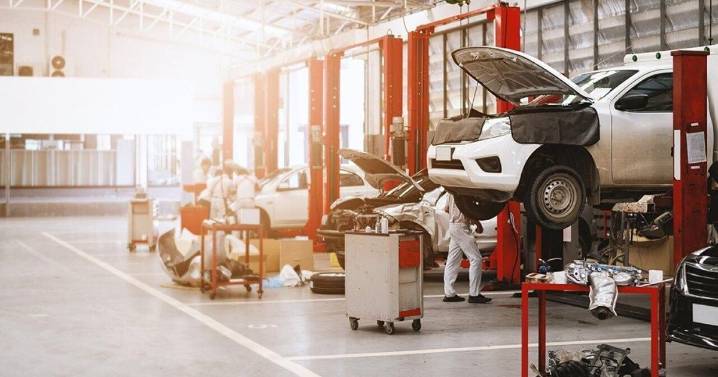 What is a car insurance deductible, and how does it work?