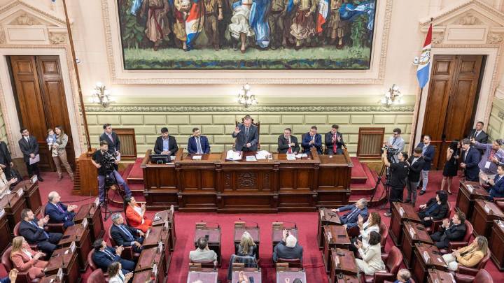 La Constitución eliminó la religión oficial, pero tres de cada cuatro convencionales juraron por Dios