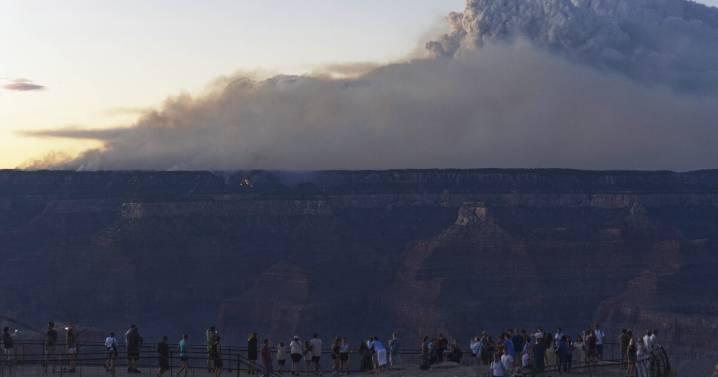 Firefighters dies battling Dragon Bravo Fire north of the Grand Canyon
