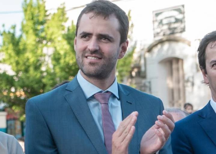 En el aniversario de Tartagal, Emiliano Estrada pidió “frenar a Milei” y ubicó a Fuerza Patria como alternativa en Salta