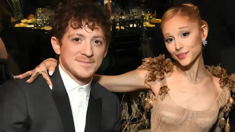 Ethan Slater genera polémica con declaraciones ambiguas sobre Ariana Grande