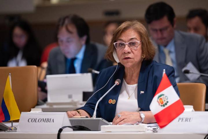 Canciller colombiana “renuncia” a visa de EU tras retiro de la de Petro