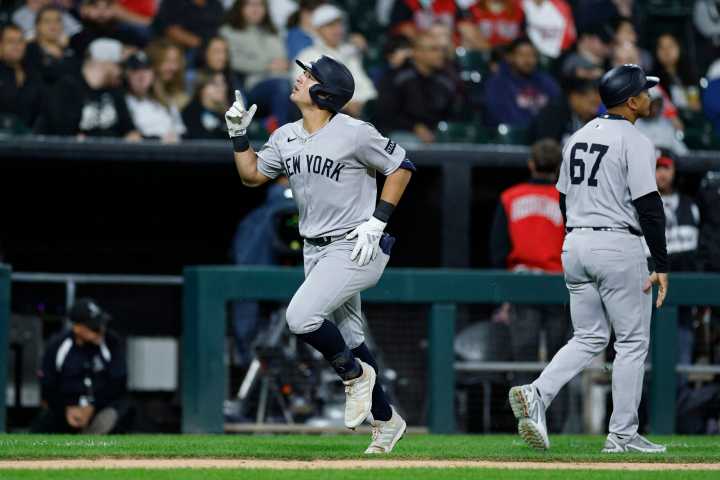 Yankees keep betting on suddenly surging shortstop, bench versatile utility infielder on Friday