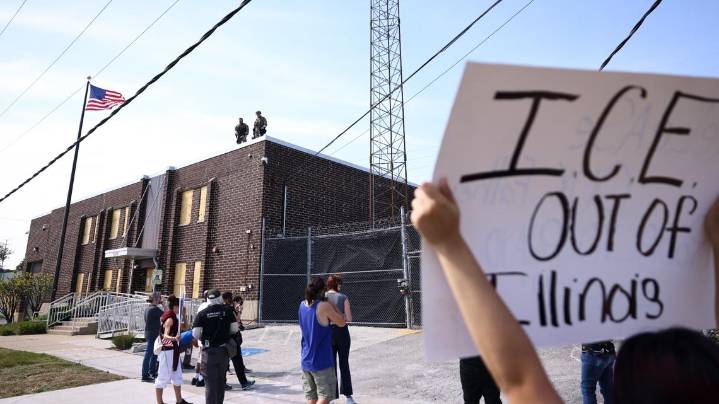 Federal immigration crackdown hits Chicago suburb