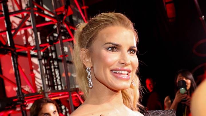 Jessica Simpson shocks fans with new look at VMAs as she presents award to Ricky Martin after 'iconic' performance