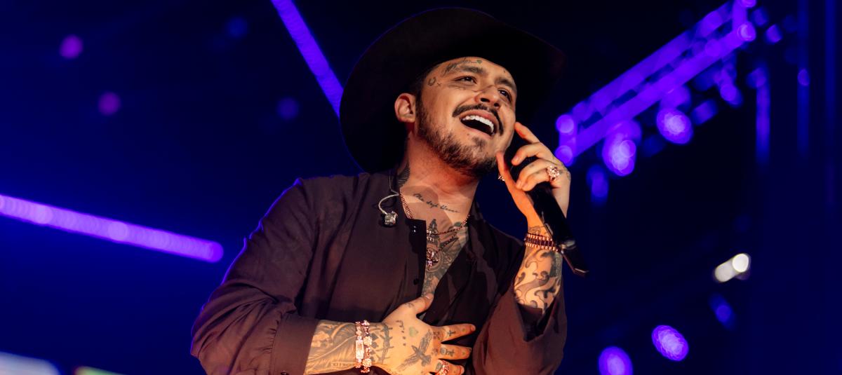 Christian Nodal anuncia artistas invitados para concierto en Bogotá.